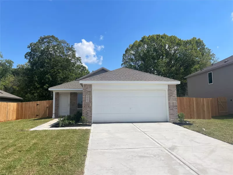 5004 Freedom LN, Bay City, TX 77414