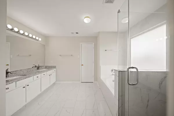 8119 Solara BND, Houston, TX 77083