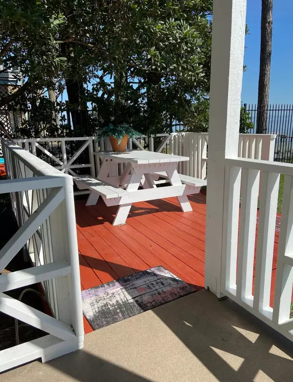 Beach City, TX 77523,8614 Ocean DR