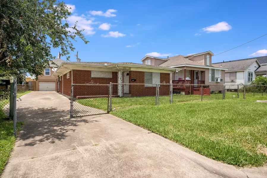 4816 Avenue K, Galveston, TX 77551