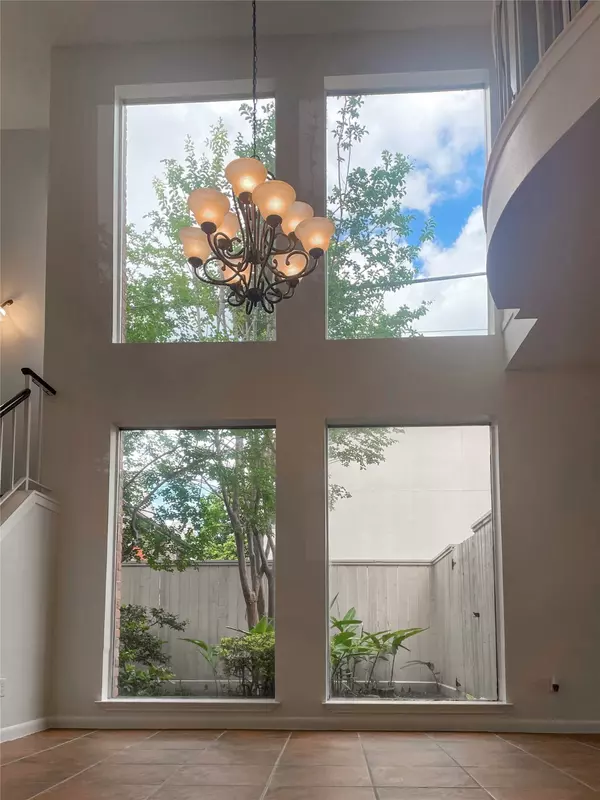 Houston, TX 77057,5825 Sugar Hill DR #71