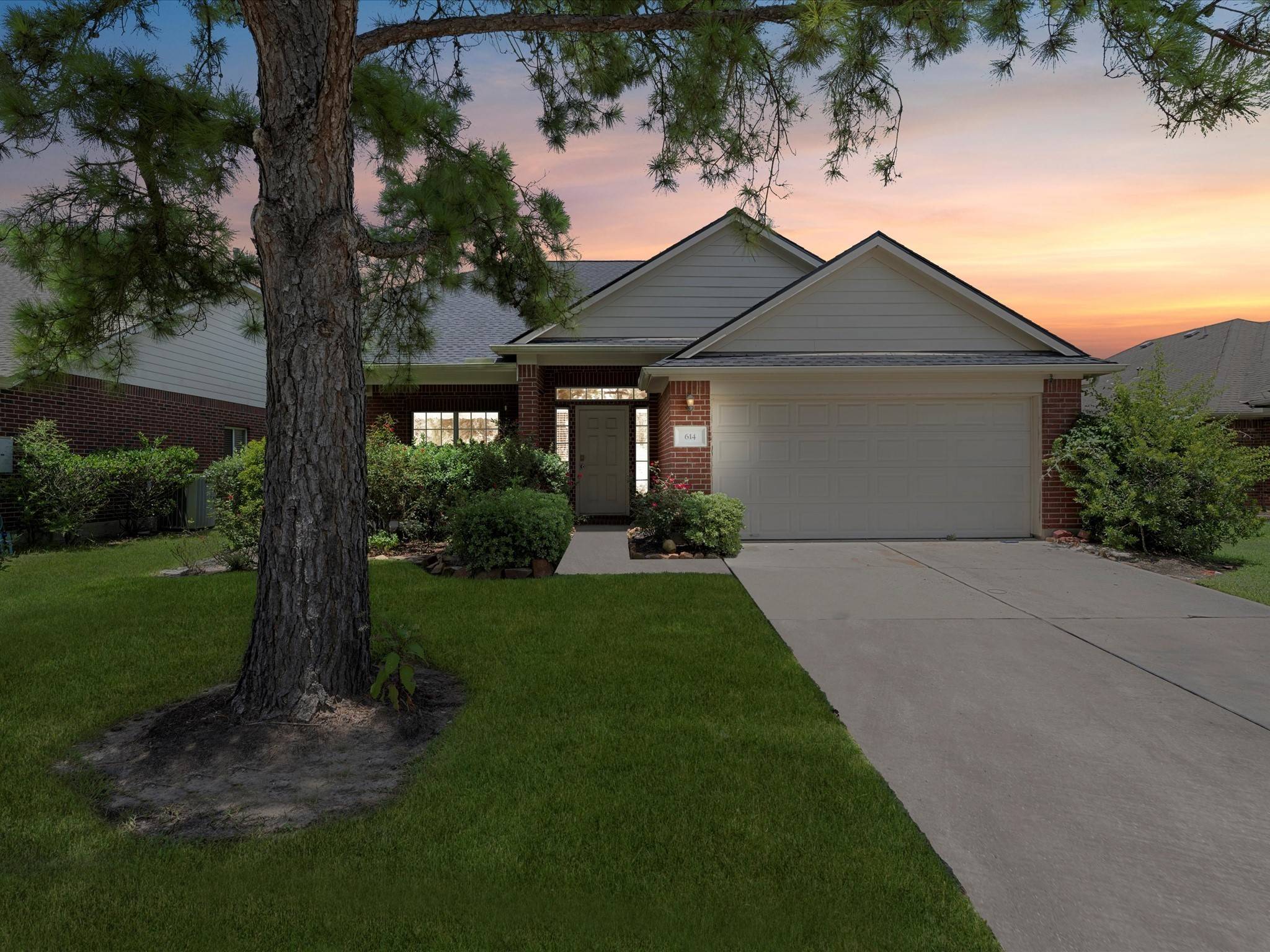 614 Timberstand LN, Spring Branch, TX 77373