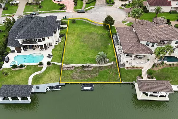 Seabrook, TX 77586,2910 N Island DR