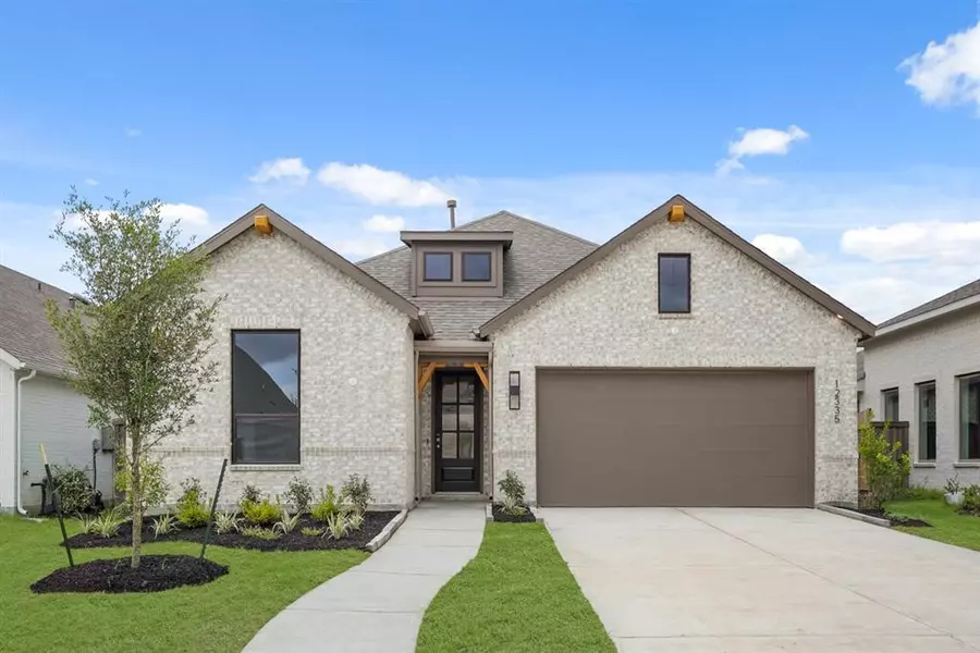 12335 Palmetto DR, Mont Belvieu, TX 77523