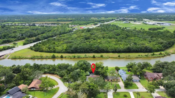 Hitchcock, TX 77563,6122 Woodacres DR