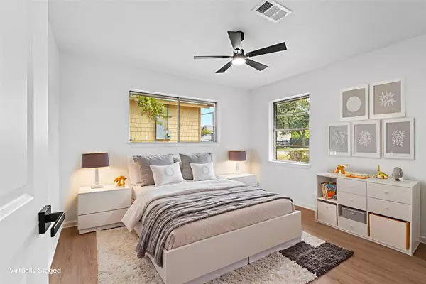 Houston, TX 77022,719 E 40th 1/2 ST