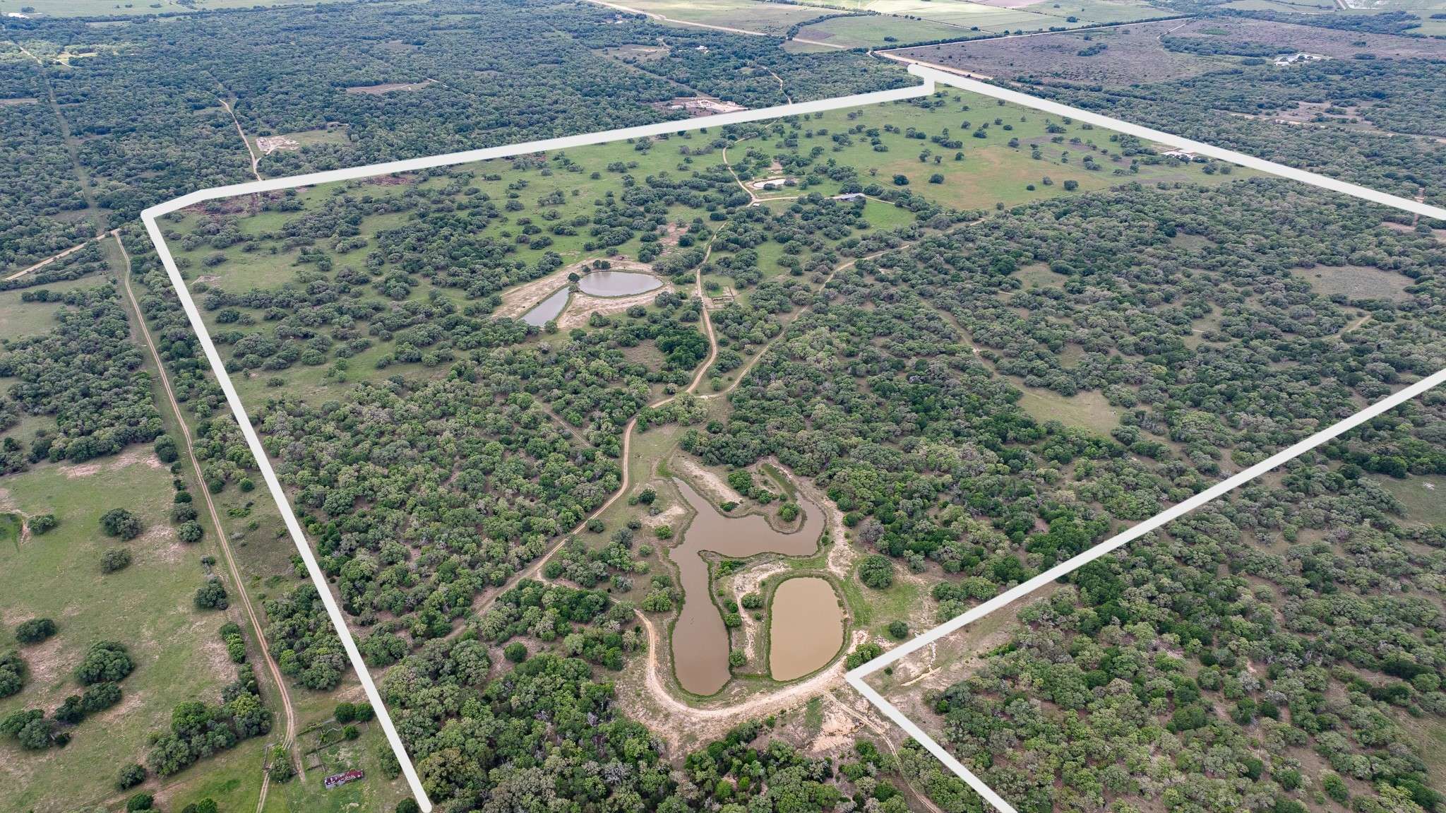 3814 County Road 19, Hallettsville, TX 77964