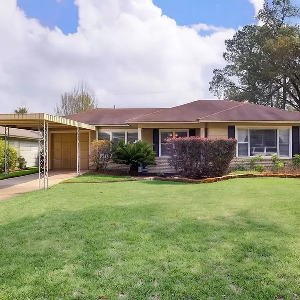 1010 Bay Oaks RD, Houston, TX 77008