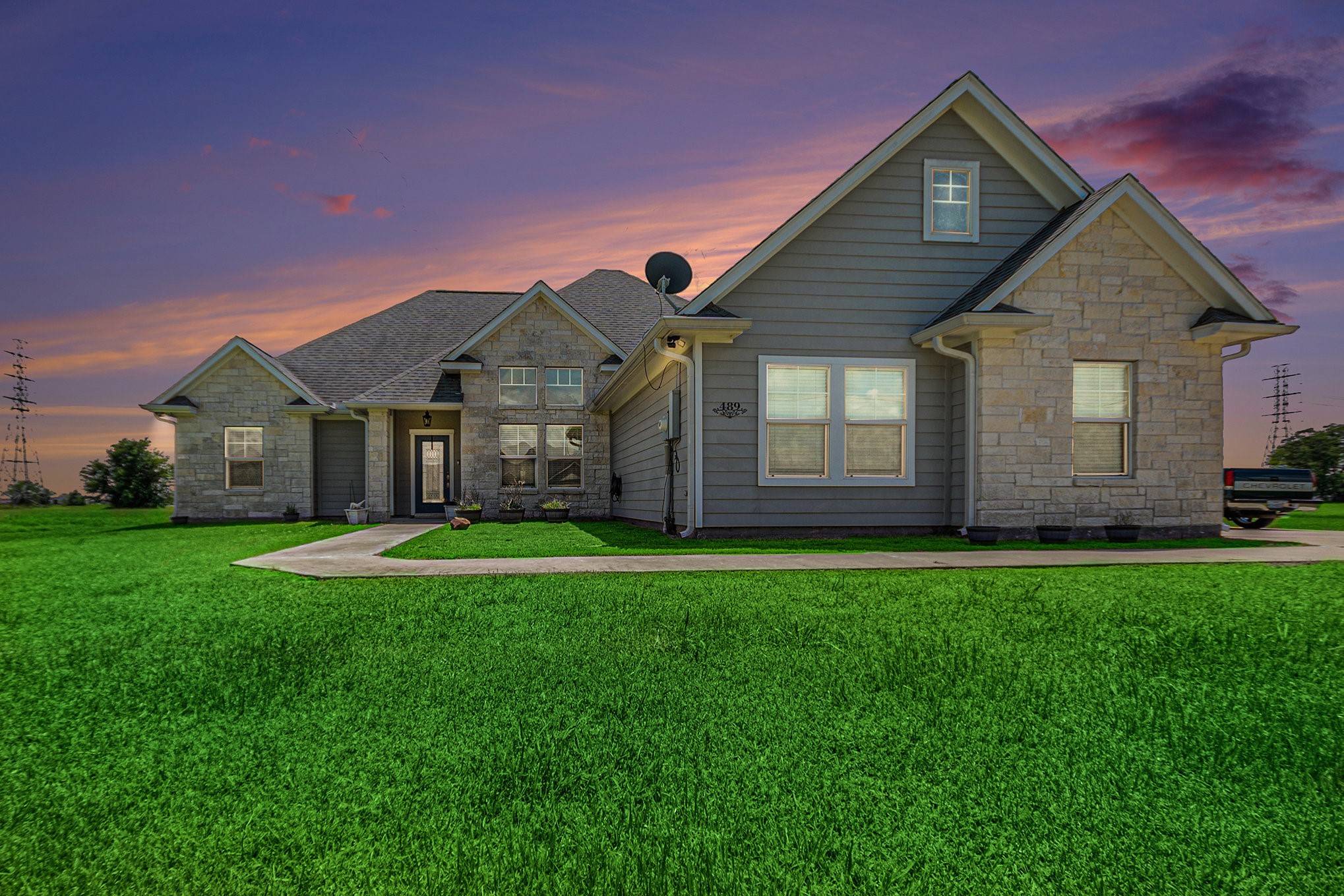 489 Sunset TRL, Angleton, TX 77515