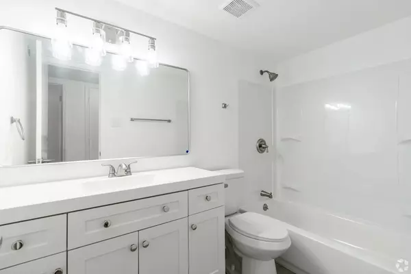 Lancaster, TX 75146,1000 River Bend DR #B1-0328