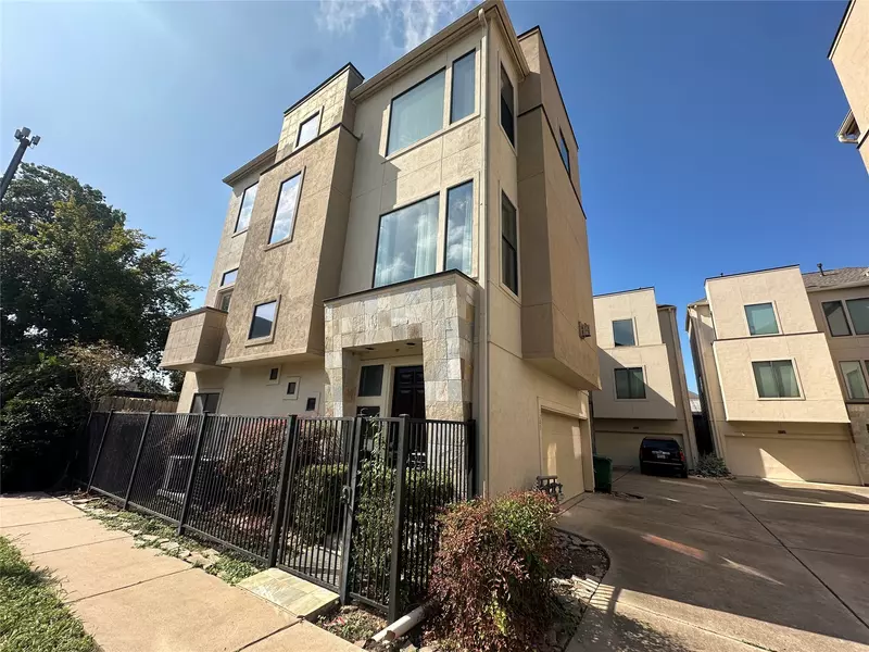 1205 Birdsall ST, Houston, TX 77007