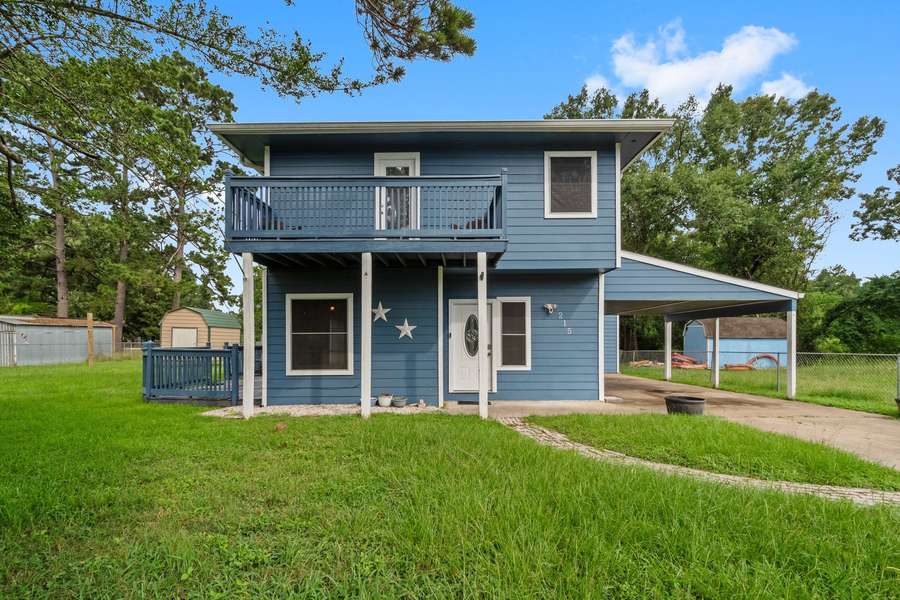 215 Sandy Ridge DR, Livingston, TX 77351