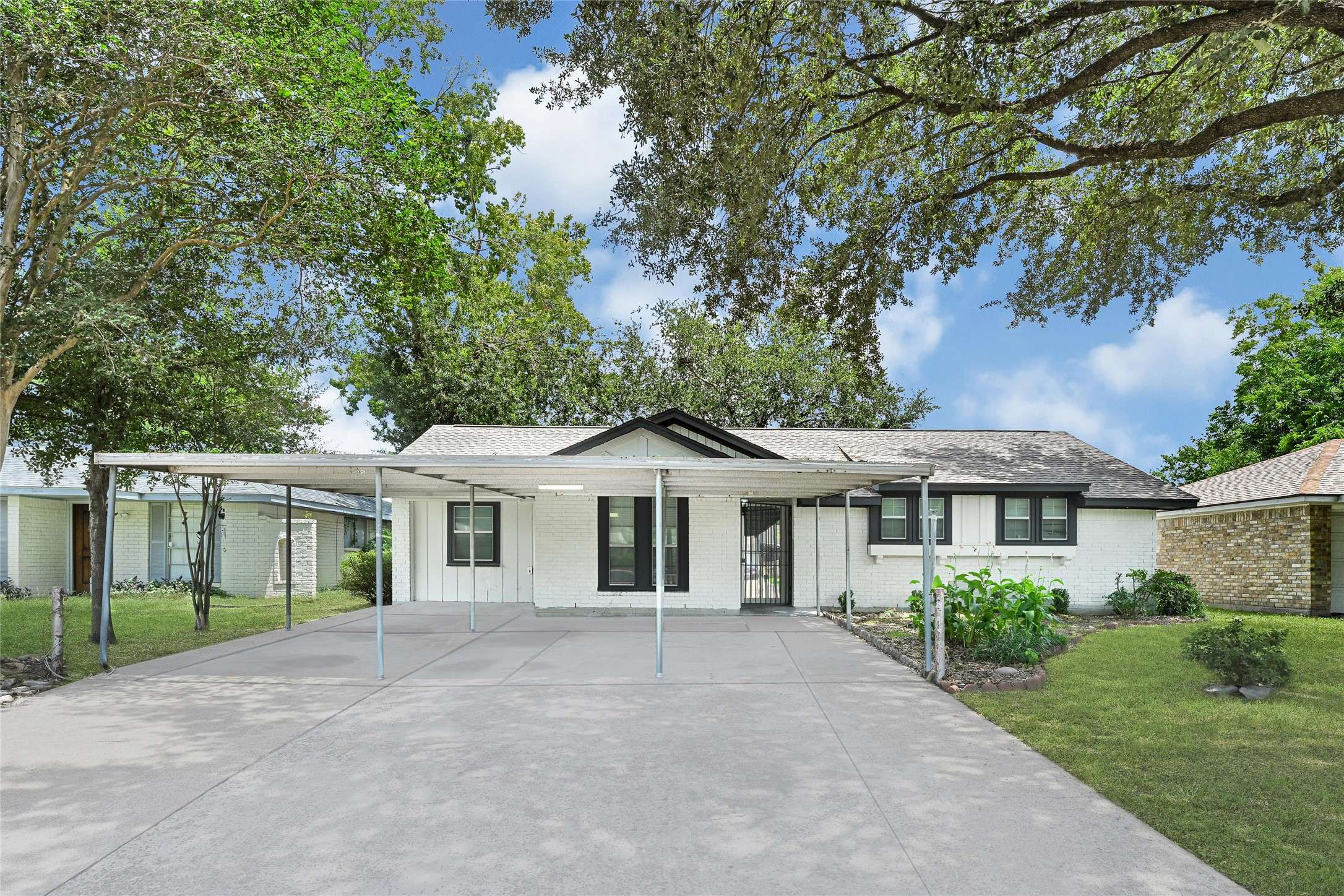 4521 Sandydale LN, Houston, TX 77039