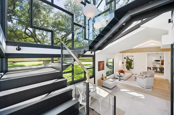 Houston, TX 77056,5686 Bayou Glen RD