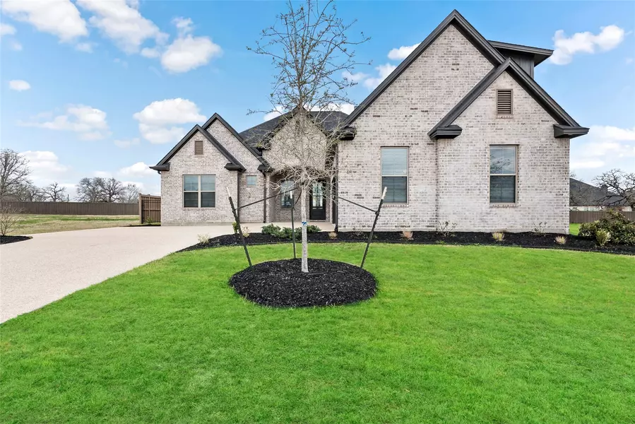 2112 Madden CIR, College Station, TX 77845
