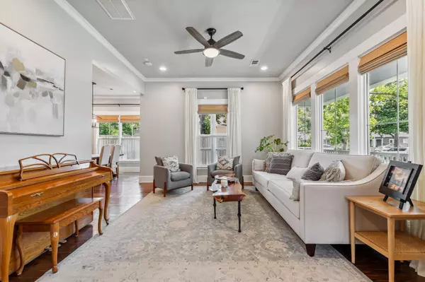 Houston, TX 77008,1124 Columbia ST