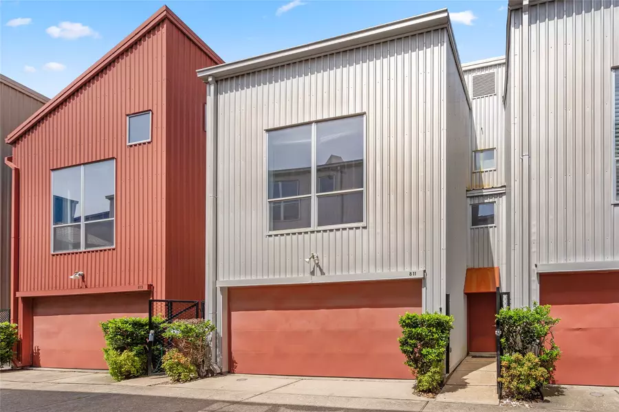 811 Robin ST, Houston, TX 77019