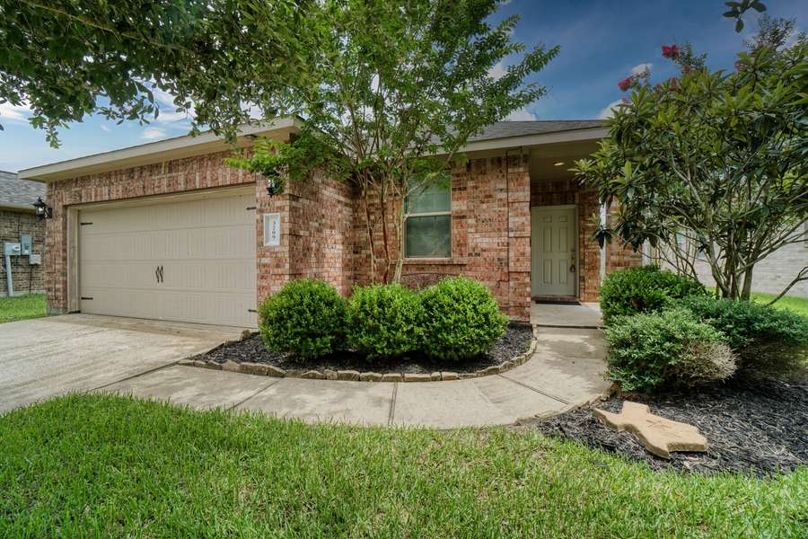 3209 Carriage Cove CT, Dickinson, TX 77539