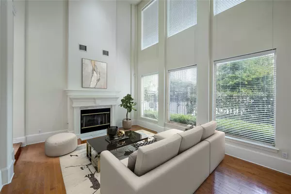 3004 Eastside, Houston, TX 77098