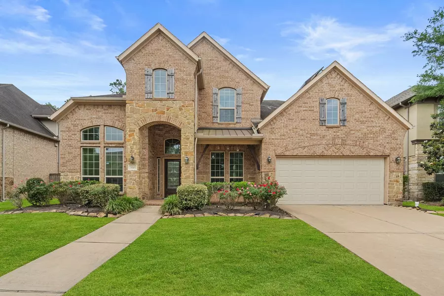 5515 Mangrove Creek LN, Sugar Land, TX 77479