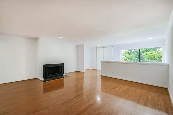 Houston, TX 77098,2322 Steel ST