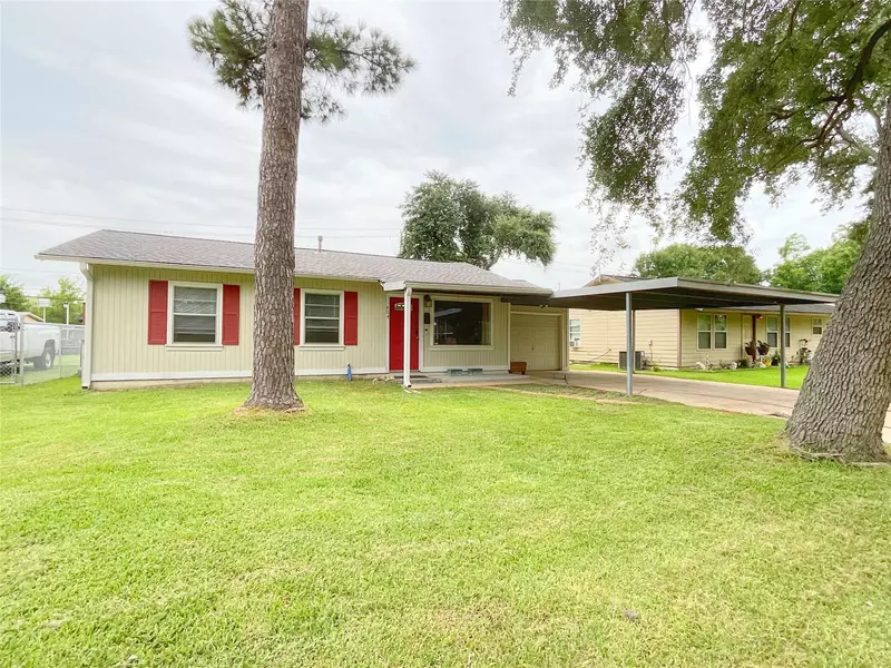 904 Boston ST, Deer Park, TX 77536