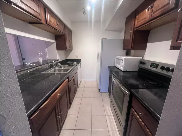 Houston, TX 77036,10110 Forum West DR #321