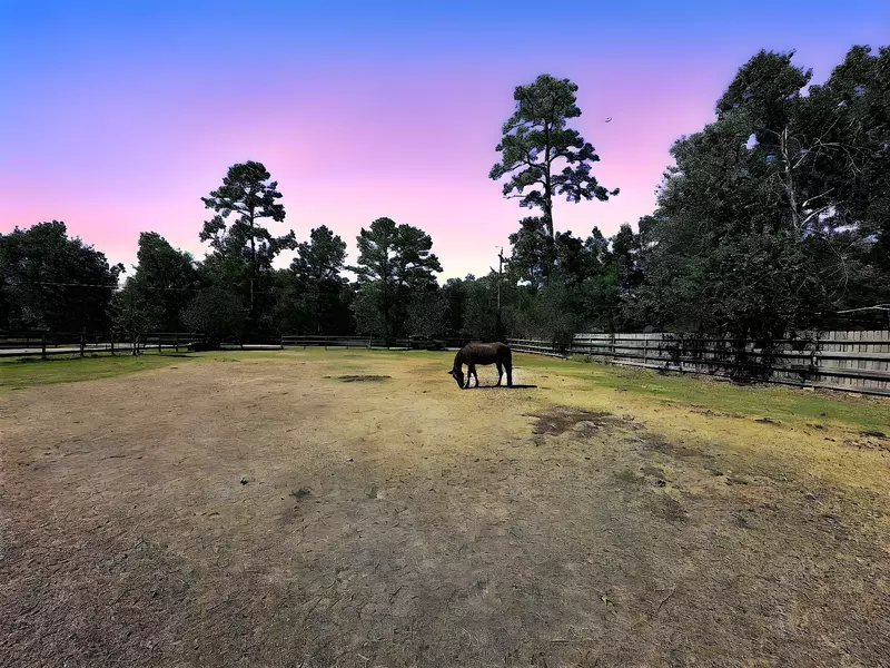 3850 Acorn LN, Kingwood, TX 77365