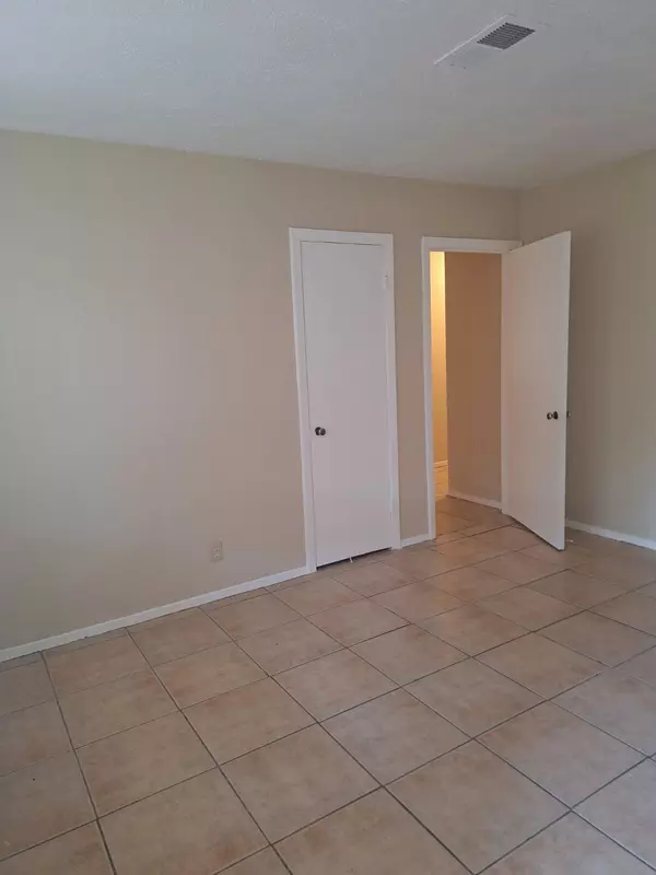 Houston, TX 77016,7214 Boggess RD