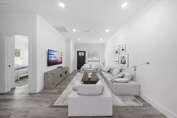 5807 Texas ST, Houston, TX 77011