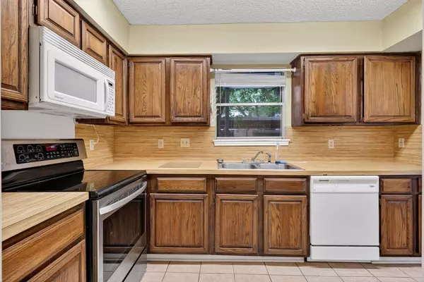 Houston, TX 77036,9204 Westwood Village DR #2