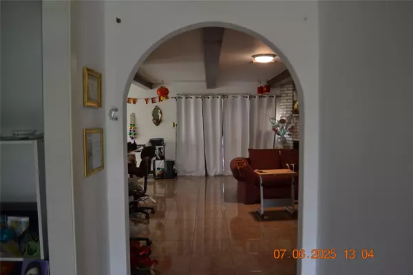 Houston, TX 77036,8114 Pella DR