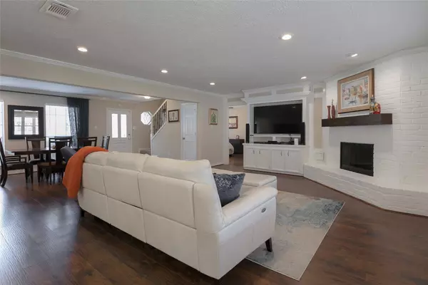 The Woodlands, TX 77381,22 Rosedale Brook CT