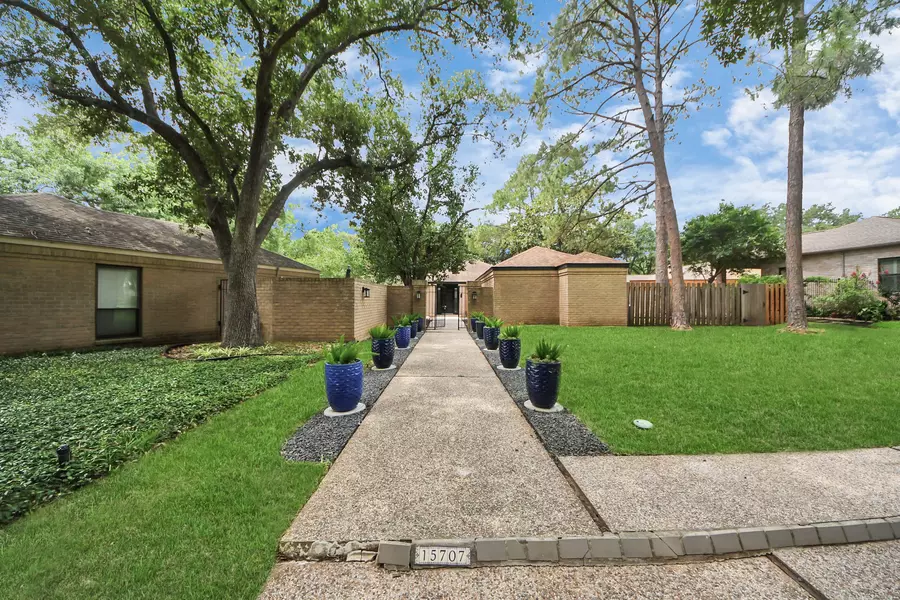 15707 Steamboat LN, Houston, TX 77079