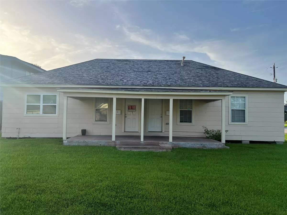 La Porte, TX 77571,317-319 E B ST