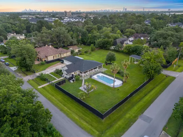 Houston, TX 77080,9115 Poco RD