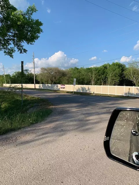 Rosharon, TX 77583,7933 IOWA COLONY BLVD