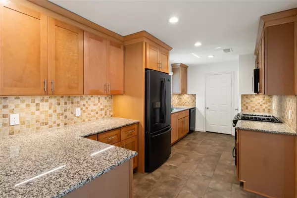 217 Wellwood LN, Conroe, TX 77304
