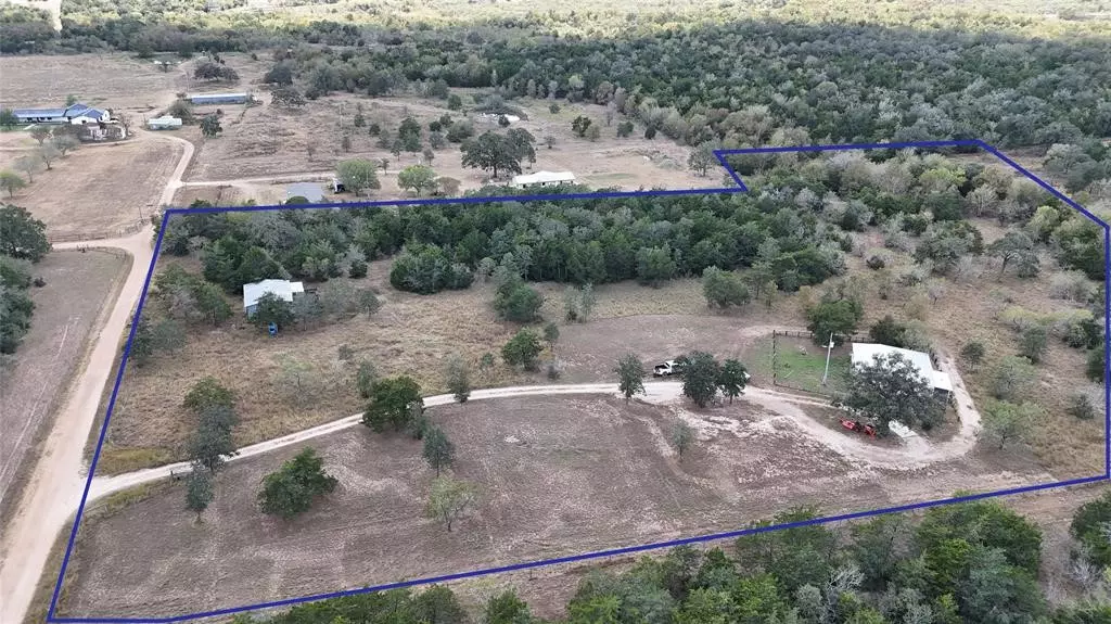 991 Kovar unit D RD, Flatonia, TX 78941