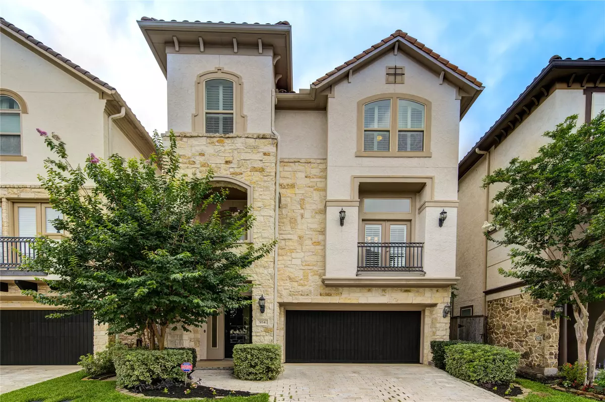 Sugar Land, TX 77478,954 Old Oyster TRL