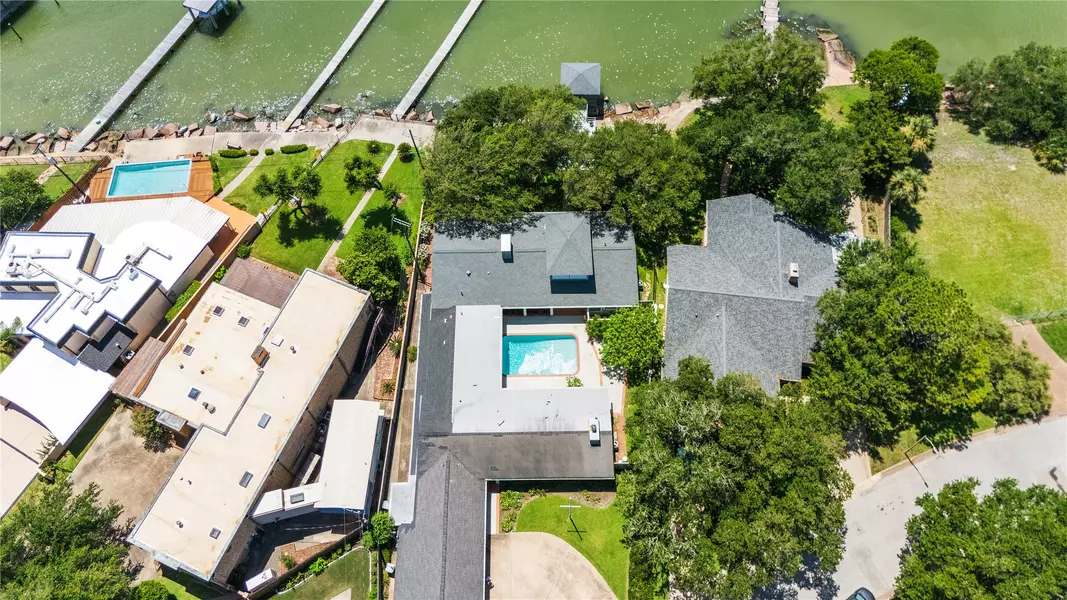 1501 Harbor View CIR, Galveston, TX 77550