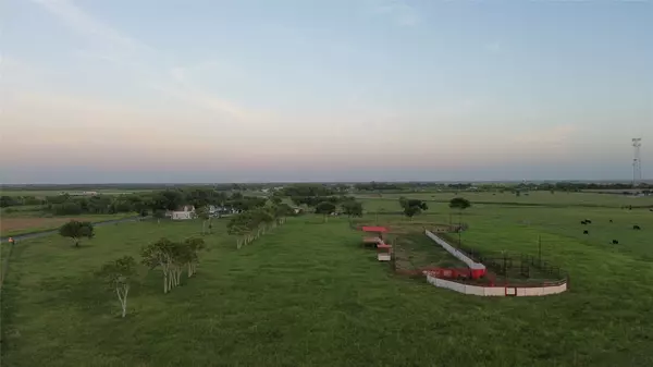 379 County Road 456, El Campo, TX 77437