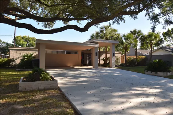 10211 Willowgrove DR, Houston, TX 77035