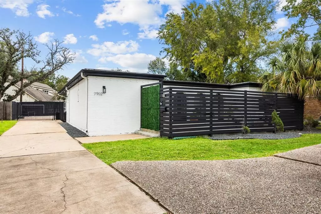 Houston, TX 77063,7902 Richmond AVE