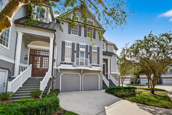 2439 Lakewood Pointe, Seabrook, TX 77586