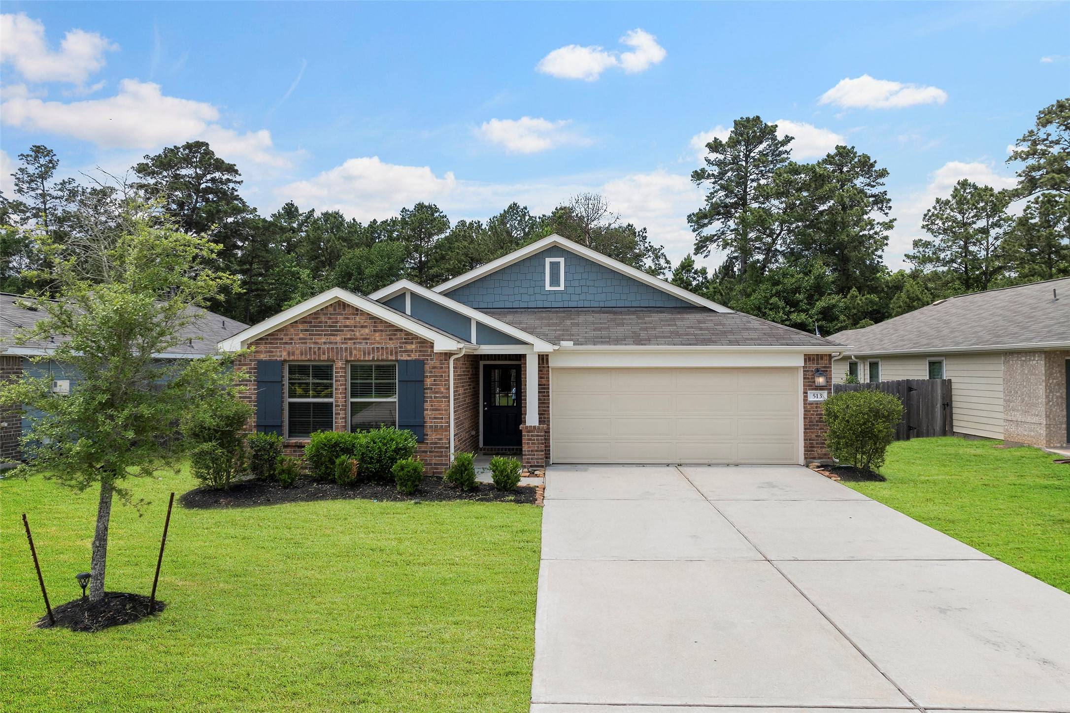 513 Bonnerville LN, Magnolia, TX 77354