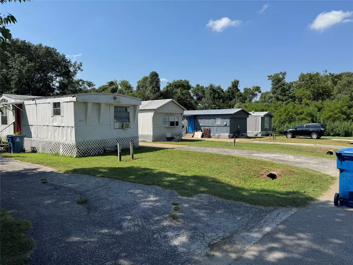 Hempstead, TX 77445,1623 Brazos ST