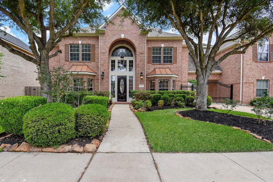 1611 Whitfield ST, Sugar Land, TX 77479