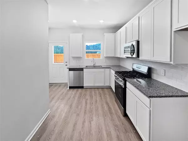 South Houston, TX 77053,15450 Foresail LN