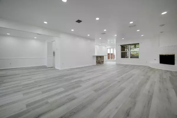 Houston, TX 77096,9807 Braewick DR